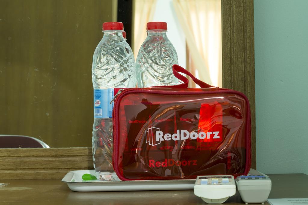 Reddoorz @ Pulomas Hotel Jakarta Exterior photo