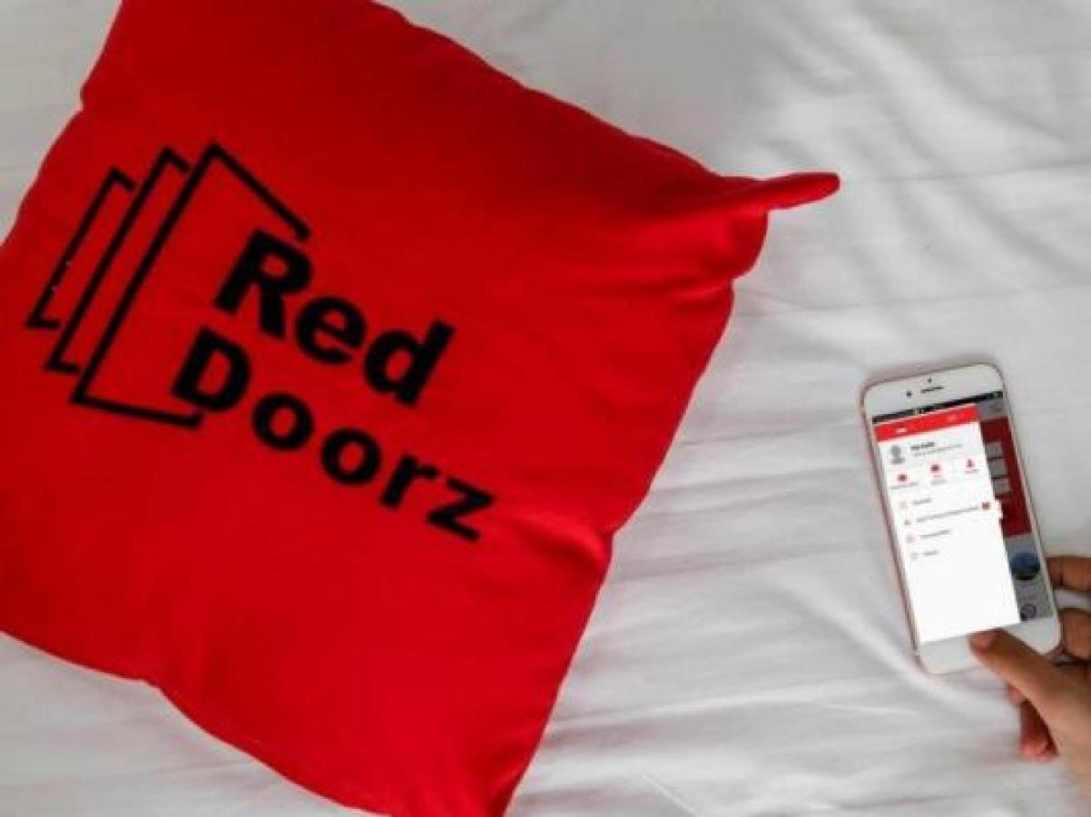 Reddoorz @ Pulomas Hotel Jakarta Exterior photo